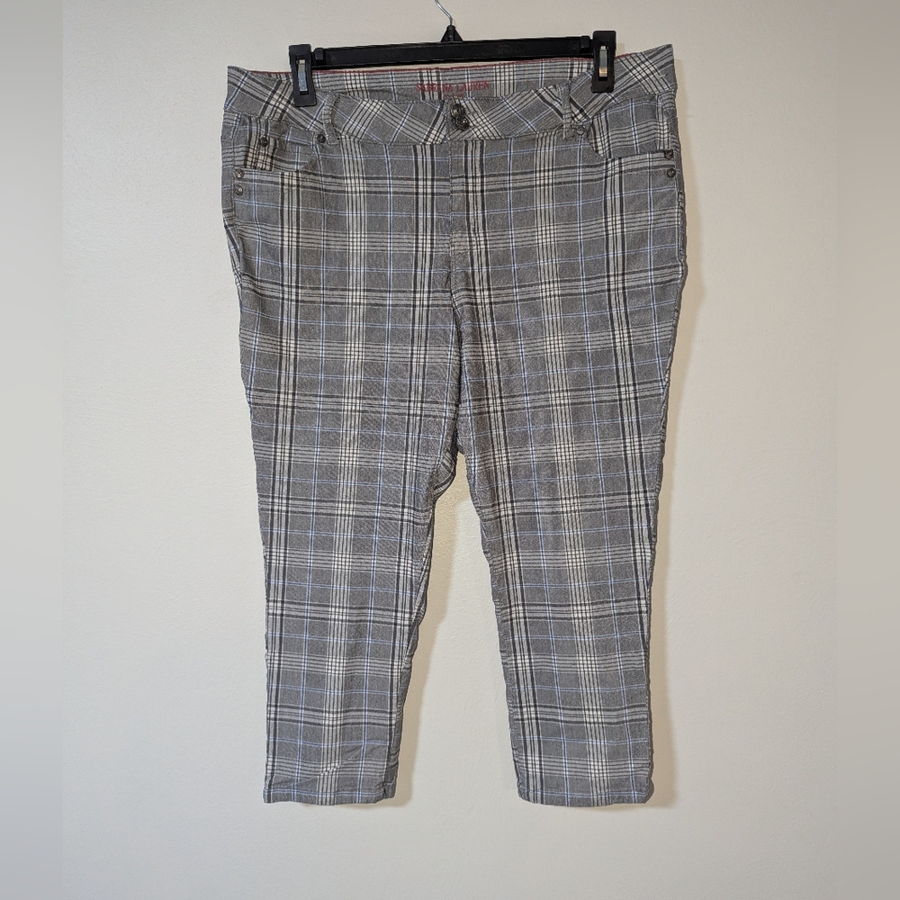 22W Sabrina Lauren Cropped Plaid Stretchy Pants